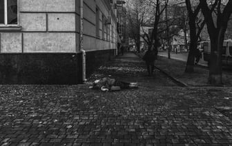 Во время вчерашних обстрелов Херсона погибло 10 человек. Власти опубликовали ужасающие снимки