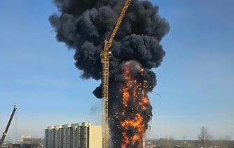 «Чья-то ипотека горит» — В российской Твери вспыхнула многоэтажка — Видео