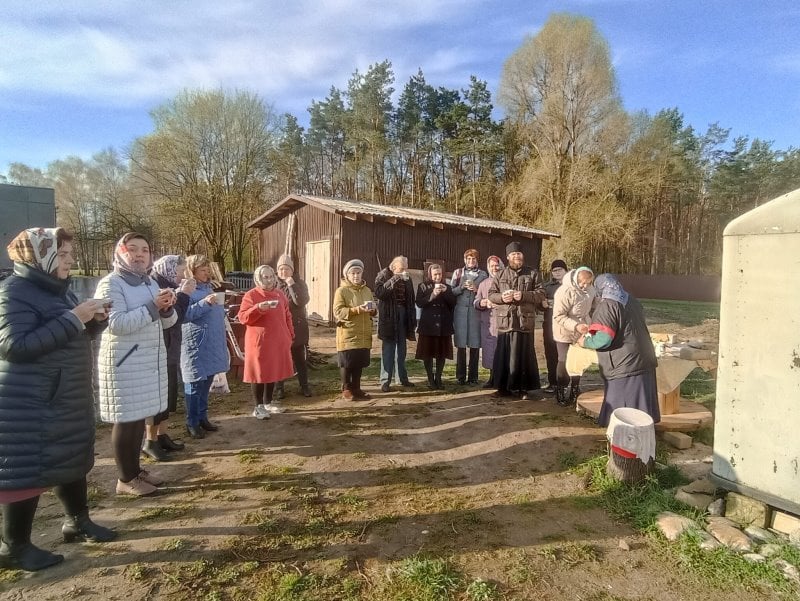 Купол и крест установили на храме в деревне Тельмы-1