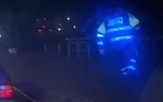 Пьяный водитель пытался скрыться от ГАИ бегом — видео