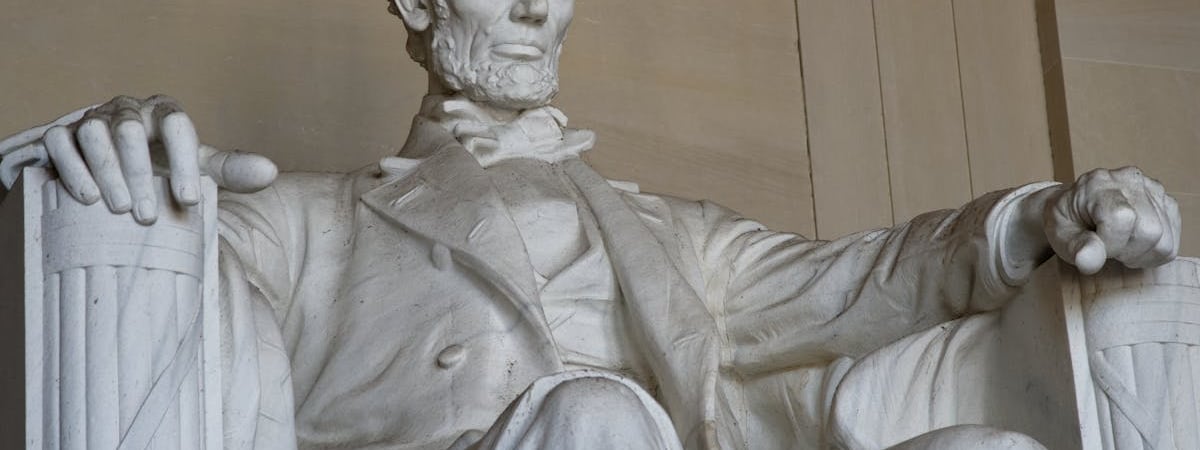 В США обсуждают продажу Украине оружие за счет замороженных активов России