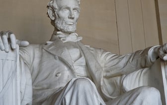 В США обсуждают продажу Украине оружие за счет замороженных активов России