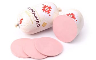 «Платим за кошачий корм по цене мяса». В TikTok показали вареную колбасу высшего сорта из Бреста