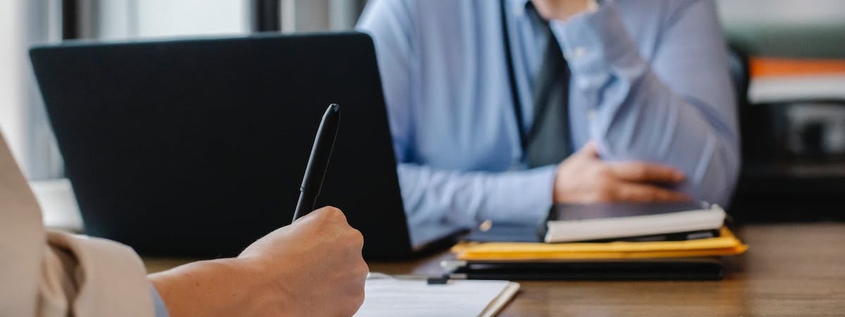 Мингорисполком опубликовал видео с извинениями директора предприятия, где работники не получали зарплату больше 5 месяцев