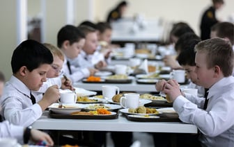 Минобразования пообещало перевести все школы Беларуси на новую схему питания. Когда?