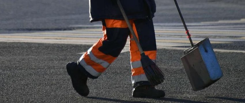 Мастера ЖЭУ забирали зарплату у дворников в Витебске