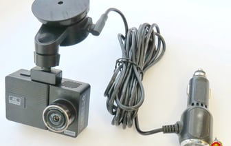 Мужчина купил бракованный видеорегистратор, но деньги ему возвращать не захотели — что было дальше