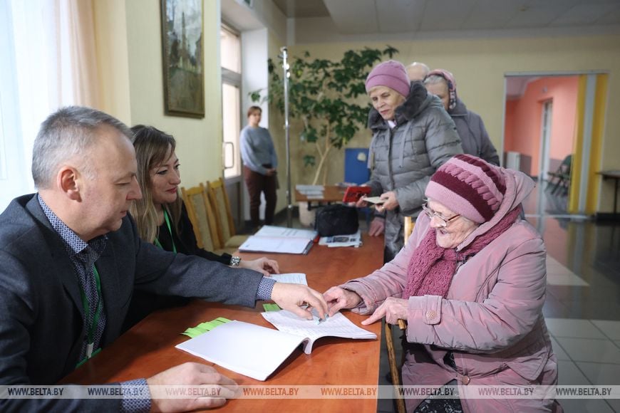 103-летняя жительница Пружанского района пришла на участок для голосования и поделилась секретами долголетия