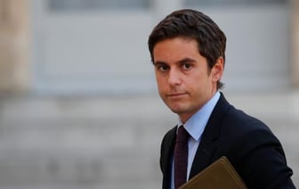 Макрон отправил в отставку правительство Франции во главе с Атталем