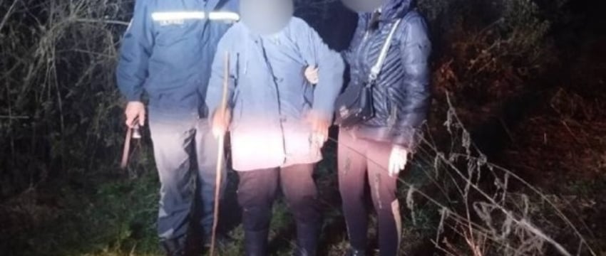 Пошла за грибами и потерялась. В Пинском районе волонтеры и спасатели нашли пенсионерку