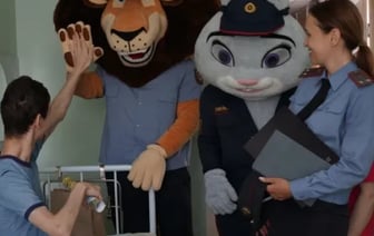 Посещение ребят в больнице и акция по безопасности