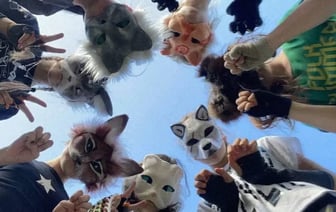 «Сегодня вырастают на лужайках будущие батюшки и матушки». Белорусский священник вступился за квадроберов и хоббихорсеров