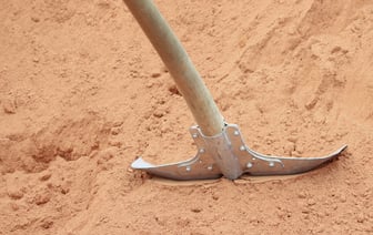 Самовольно брал песок — жителя Бешенковичского района поймали фотоловушкой