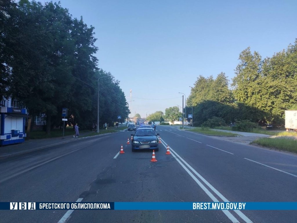 В Барановичах водитель Toyota сбил 23-летнюю девушку
