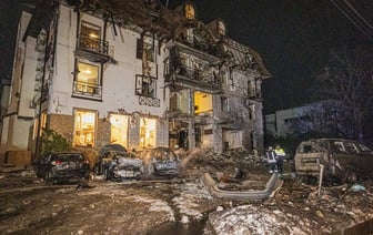 В центре Харькова две ракеты разнесли отель с иностранцами – 13 пострадавших — Видео