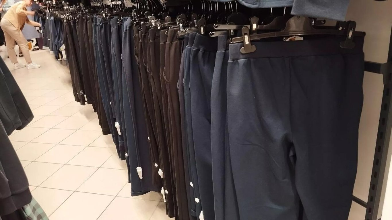 На любой вкус и размер кошелька: сколько стоит одеть ребенка в школу