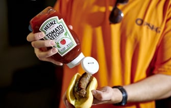 Как правильно наливать кетчуп Heinz: урок от любителей в TikTok