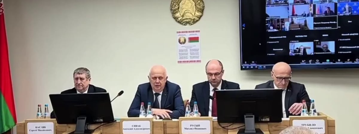 Вице-премьер потребовал от чиновников «дойти до каждого» белоруса. О какой обязанности напомнил?