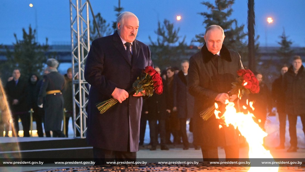 Лукашенко с Путиным открыл мемориал жертвам геноцида в Ленобласти