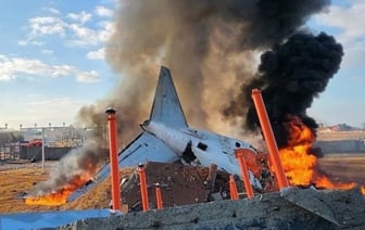 Самолет со 175 пассажирами на борту разбился в Южной Корее — видео