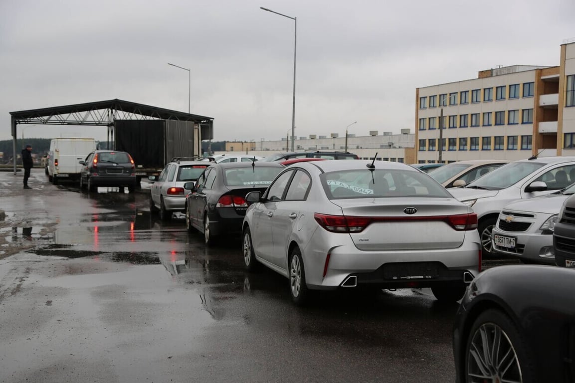 Год после отмены счетов-справок. Что сейчас происходит на авторынке?