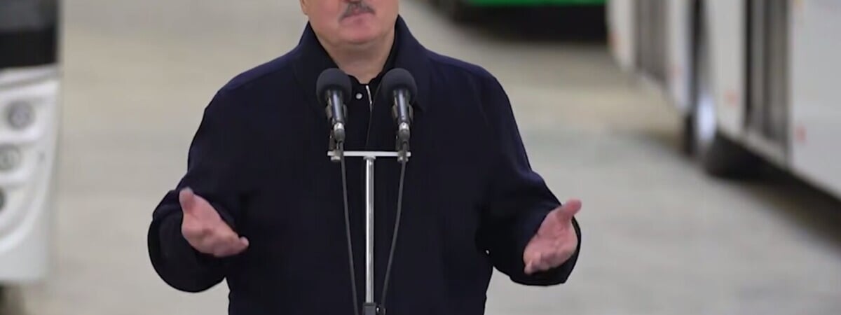 «Нужно уметь людей прощать» — Лукашенко прокомментировал выход на свободу осуждённых за «экстремизм»