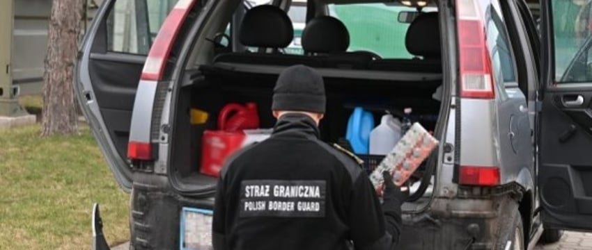 Белоруса за рулем польского Opel задержали с контрабандой сигарет на границе — автомобиль был подготовлен