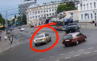 За опасные маневры в центре Гомеля у двух водителей забрали права