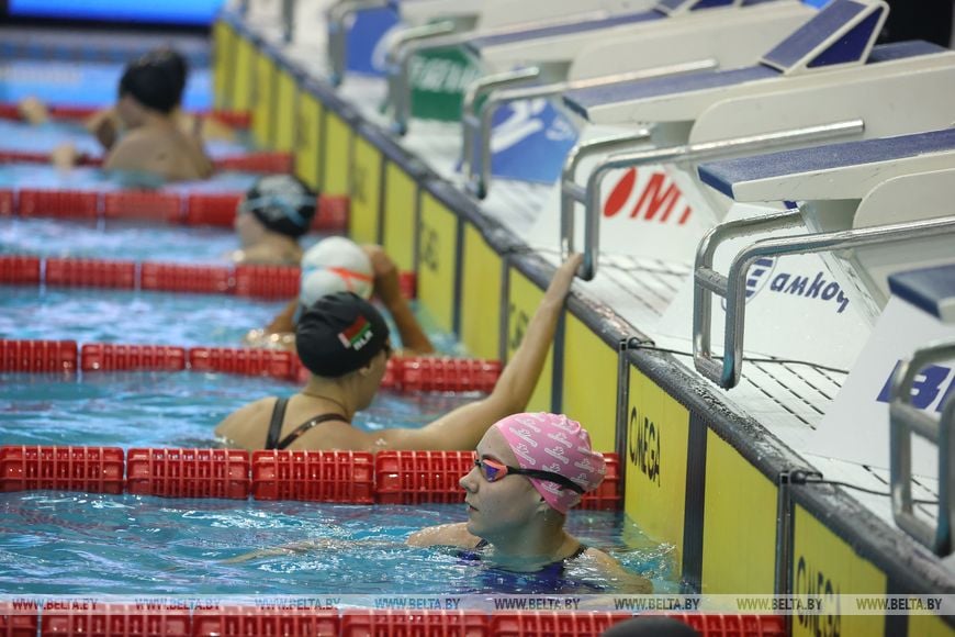 В Бресте стартовал открытый чемпионат Беларуси по плаванию — видеорепортаж