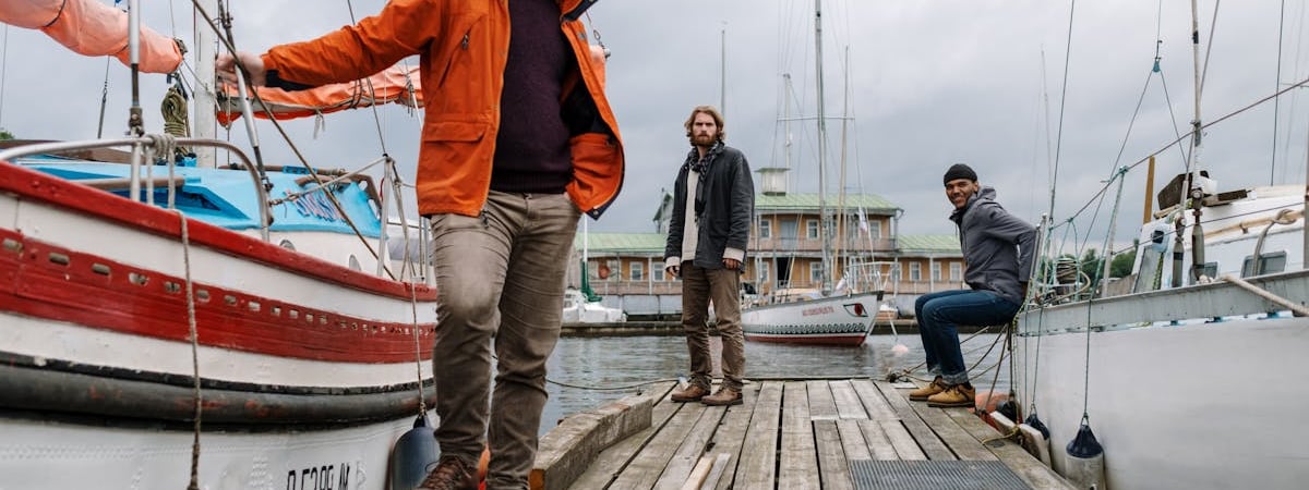 Один из крупнейших морских логистических операторов Китая запретил вход в свои порты танкерам теневого флота РФ