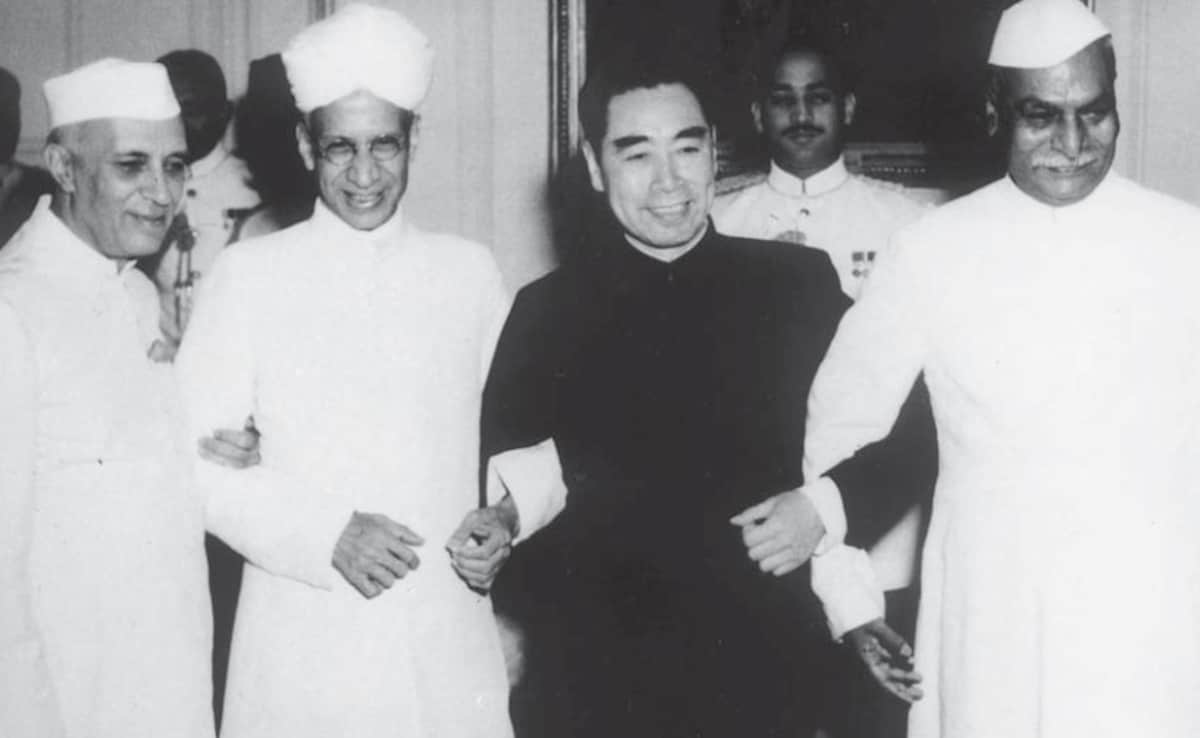 President Rajendra Prasad, VP S. Radhakrishnan and PM Nehru with Zhou Enlai at Rashtrapati Bhavan June 26, 1954