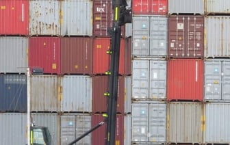 Первые контейнеры с оборудованием для завода по производству холодильников прибыли в Барановичи