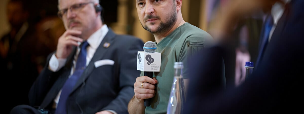 Зеленский назвал Путина «хищником», обвинил Запад в слабости и попросил денег на Международном форуме в Давосе — Видео