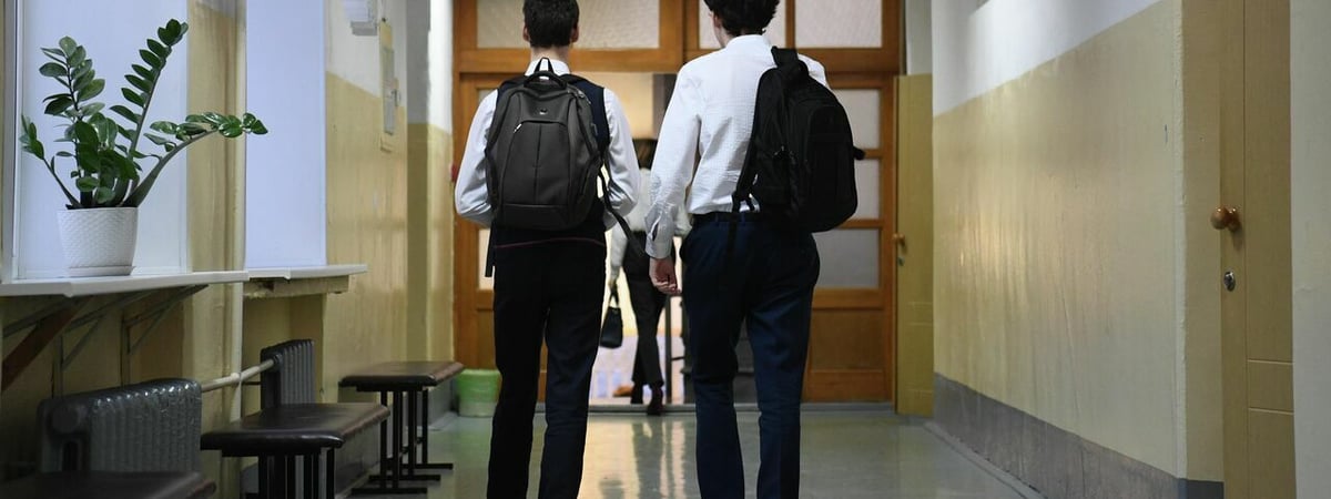 Минобразования предложило закрепить в кодексе деловую одежду белорусских школьников. Но есть исключения