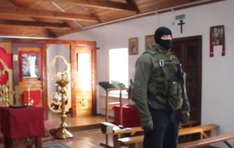 Священника в Омске задержали за икону с Бандерой