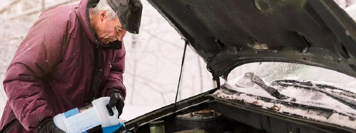 Что делать, если «незамерзайка» все-таки замерзла? Эксперты назвали 4 способа разморозить лед — Полезно