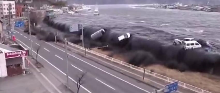 В Японии сильнейшее землетрясение, под угрозой и Сахалин