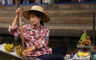 Белорусский рубль незначительно укрепляется к доллару на БВФБ