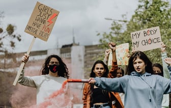 США начали расследование против трех телеком-компаний КНР из-за риска шпионажа