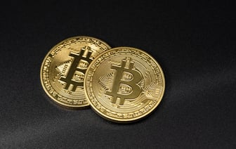 Украина получит от США $15 млрд на зарплаты и соцвыплаты