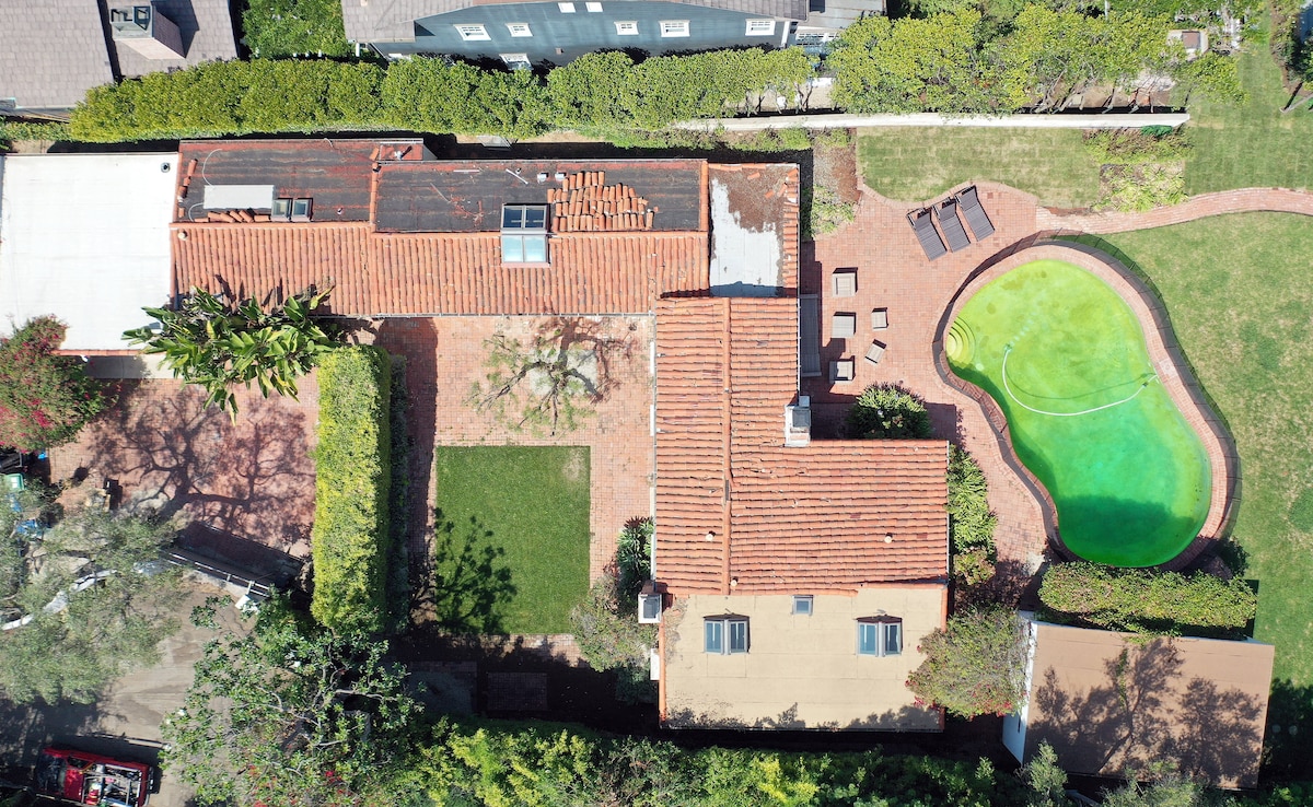 Marilyn Monroes final home in the Brentwood neighborhood
