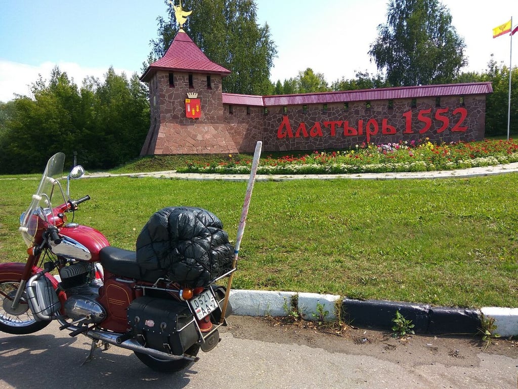 Однажды доехал до Мурманска! Белорус ежегодно путешествует на 50-летнем Jawa 350