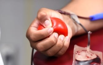 Бухгалтер по бумагам насдавала крови на 2200 рублей. Но зачастила и попалась