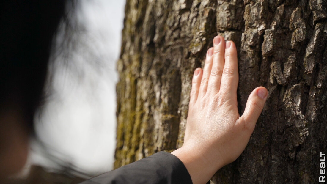 Белоруска восстанавливает родовое гнездо в глухой деревне у реки