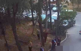 От ножевого ранения мужчина умер прямо во дворе многоэтажки в Барановичах