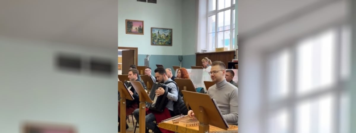 «Зачем вилы в углу?» — Видео Национального оркестра Беларуси набрало 3,3 млн просмотров. Но у зрителей возникли вопросы — Видео