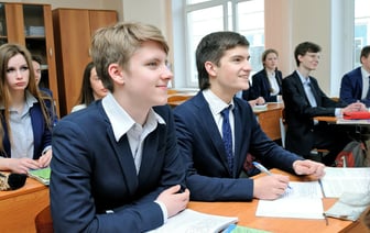 Иванец объяснил, почему в Беларуси сокращается количество 10-х базовых классов