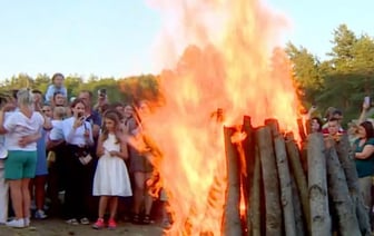 Гадания, плетение венков, прыжки через костёр: как в Беловежской пуще праздновали Купалье