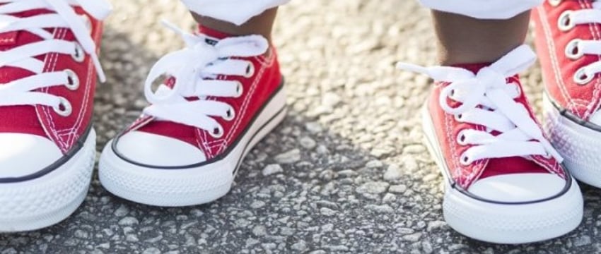 Может ли мама изменить фамилию ребёнка без согласия отца?