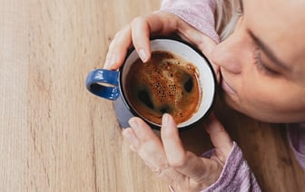 Этот неожиданный овощ превратит даже самый невкусный кофе в шедевр. Сколько нужно на чашку? — Полезно